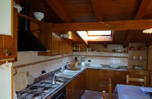 Toscolano Maderno Apartment | Elegant apartment on the lake with private parking and terrace
