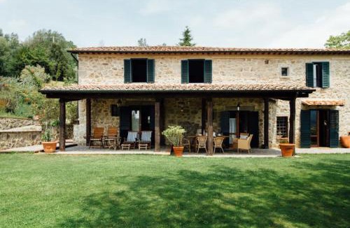 Santa Fiora Villa | Elegant Villa in Santa Fiora with Private Pool
