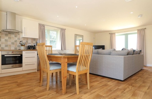 Grampound Cottage | ELM COTTAGE, pet friendly, with a garden in Tregony