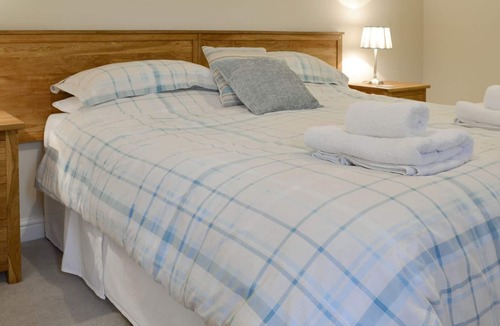 York Cottage | Enjoy a relaxing countryside break in this charming cottage, with local pubs and restaurants within