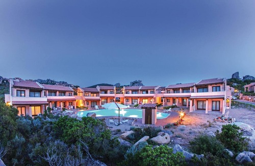 Costa Paradiso Apartment | Enjoy the holiday feeling in this holiday apartment with pool in Costa Paradiso!