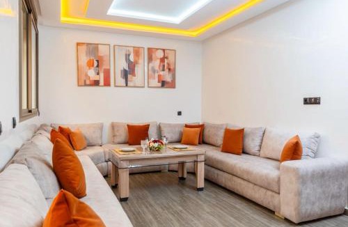 Anza Apartment | Entire Apt with Rooftop, Walk to Beach