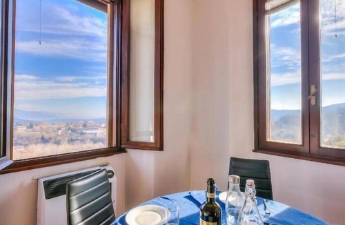 Villanuova sul Clisi Apartment | Esclusiva Vista Lago con Piscina e Parcheggio -Salò-