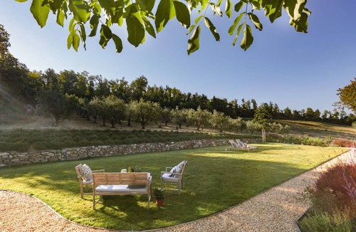 Radda in Chianti Villa | Exclusive Tuscan Winery Escape: Charming Villa with Pool & Breathtaking Views.
