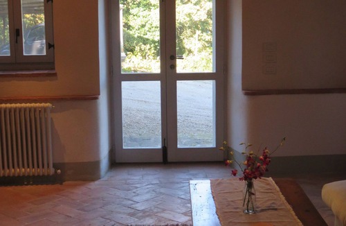 Lisciano Niccone Villa | Exquisitely restored pool villa, spacious, v.private yet steps frm local village