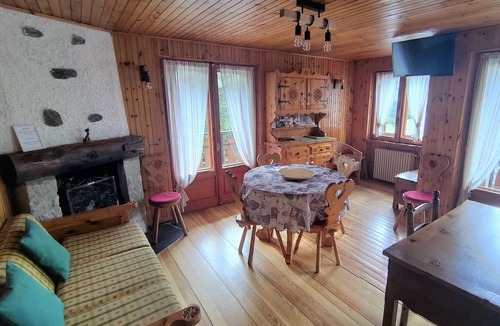 Cogne Apartment | Fabulous three-room apartment at the foot of the ski slopes - Pets allowed