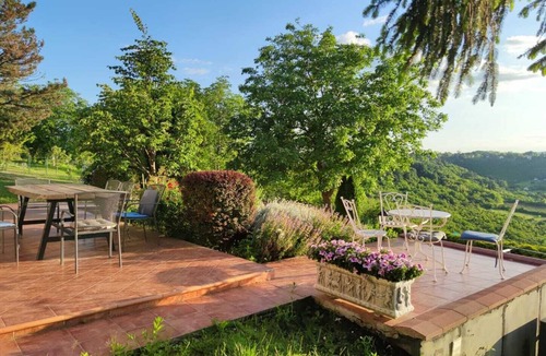 Petrovaradin Cottage | Family cottage with Heated Pool & Vineyard views