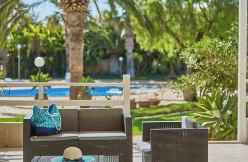 Modica Villa | Family Villa Morenanoemi with Sea View, Pool, Garden, Terrace & Balcony