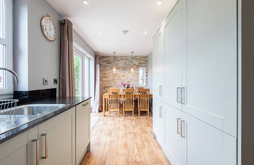 St. Andrews Cottage | Farm Cottage Retreat, with a 6-person hot tub. 5 minutes outside St.Andrews.