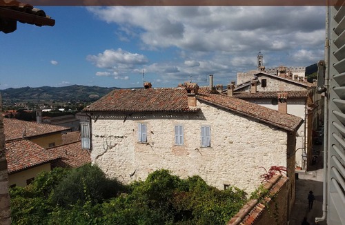 Gubbio House | Fascinating in Gubbio "Bishop 7"