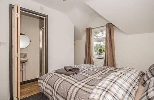 Gamston Bed & Breakfast | Feather Bed Cottage B&B