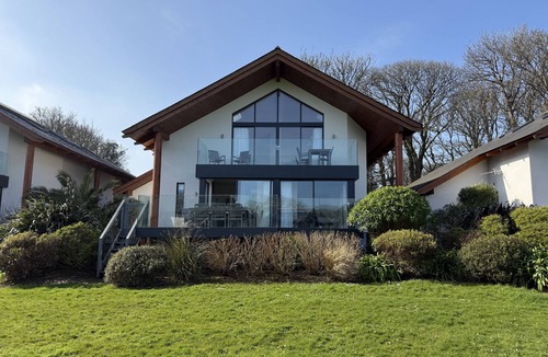 Carbis Bay Villa | Fishers View - a lodge that sleeps 10 guests in 5 bedrooms