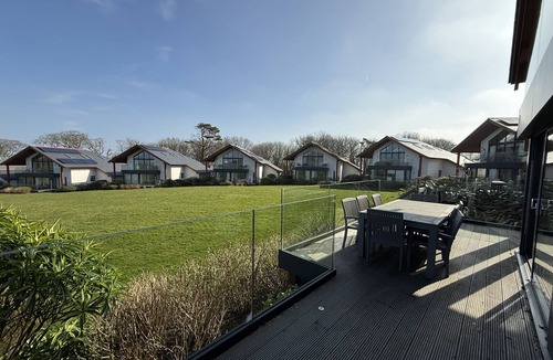 Carbis Bay Villa | Fishers View - a lodge that sleeps 10 guests in 5 bedrooms
