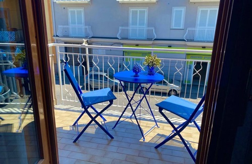 Santa Maria la Carita Apartment | Five minutes from the excavations of Pompeii, family apartment with parking space.