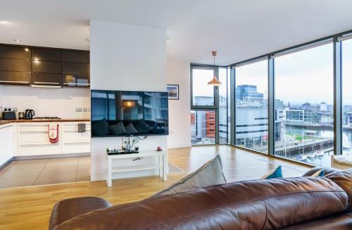 Titanic Quarter Apartment | Five Star Panoramic and Central Apartment