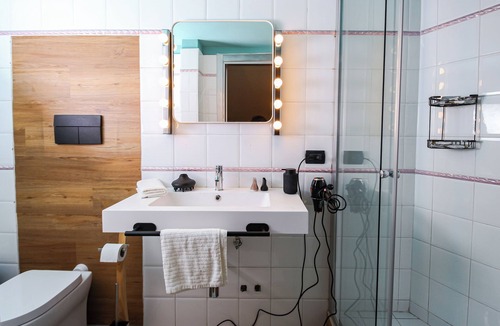 Calderara di Reno Bed & Breakfast | Flytosuite aeroporto attico mansarda