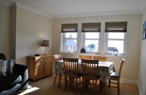 Kilrenny Apartment | Forth View- stylish upper apartment with sea views