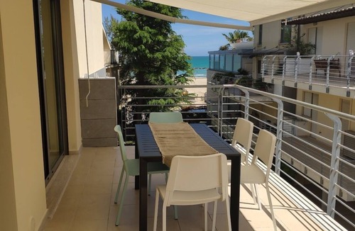 Roseto degli Abruzzi Apartment | Fronte Mare Moderno e ben Arredato