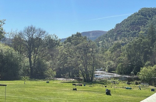 Contin Cabin | Glamping Pod - Sleeps 2 - Garden - Parking - Wifi