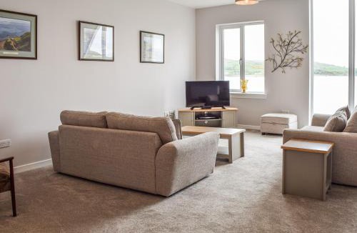 Campbeltown House | Gleaner Lea Apartment