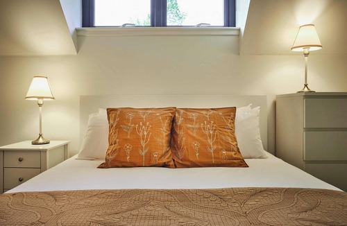 Blairgowrie Cabin | Glenardle Lodge - Riverside Highland Lodge w/Hot Tub & Forest Views