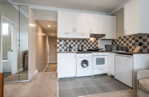 Brondesbury Park Apartment | Gorgeous Apartment-only 12 Minutes by Tube to Oxford Street!