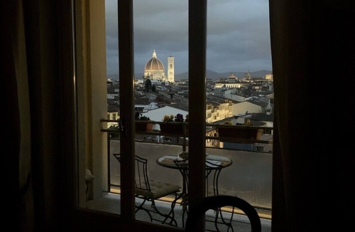 Santa Maria Novella Apartment | Gorgeous City View Apartment in the historical center High speed Wi-FI Elevator