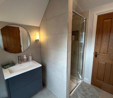 Goring House | Goring River Retreat with Gym and Wellness Area