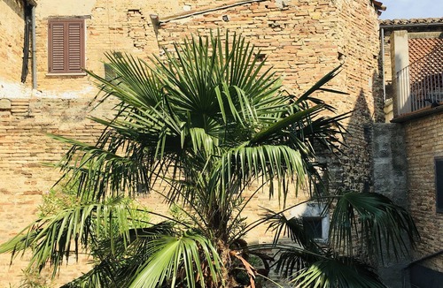 Citta Sant'Angelo Apartment | Grand palazzo apartment nestled in a medieval hilltop town by the Adriatic coast