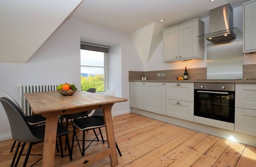 Strachur Villa | Greenlea -Scenic loch-side location, coastal retreat boasts spectacular sea views, sleeps 4