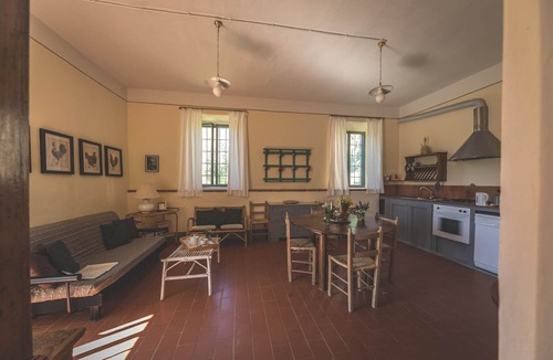 Bucine Other | Groundfloor apt with al fresco dining, shared pool & wi-fi on awarded winery.