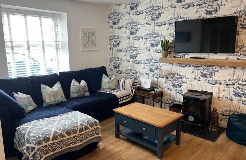 Portaferry House | Harbour View on the Lough Edge with Hot Tub