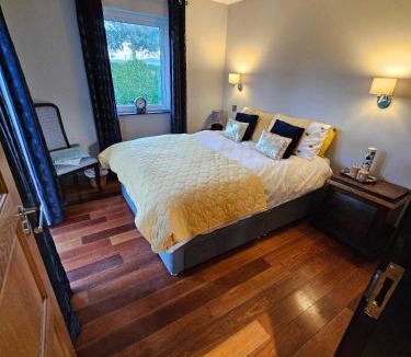 Londonderry House | Harmony Cottage
