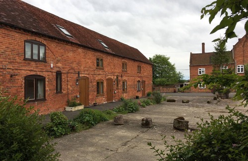 Wixford Cottage | Hazel - Peaceful farm cottage, safe parking, ideal for NEC & Stratford upon Avon