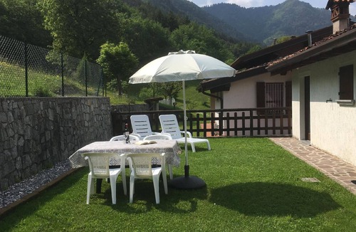 Crone Apartment | Holiday apartment Idro for 1 - 4 persons with 2 bedrooms - Twin house