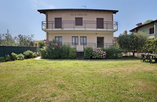 Portese House | Holiday Home 'Carolina' with Lake View, Private Terrace and Wi-Fi