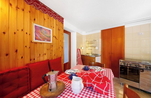 Pontboset House | Holiday Home 'Casa Savin' with Mountain View, Private Garden and Balcony