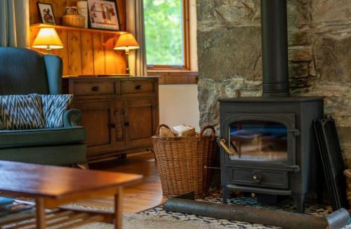Beauly House | Holiday Home Kerrow Cottage by Interhome