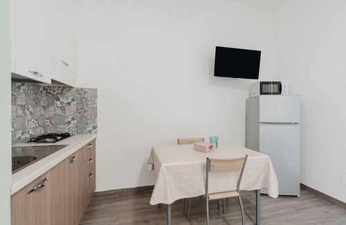 Mazara del Vallo Apartment | Holiday Home 'La Perla Di Mare - Perla 4' with Shared Pool, Wi-Fi and Air Conditioning