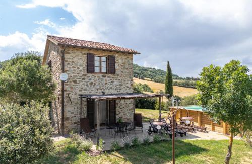 Cinigiano House | Holiday Home Le Calle by Interhome