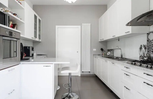 Vecchiano House | Holiday Home 'Tra Lucca, Pisa e Il Mare' with Private Terrace, Wi-Fi and Air Conditioning