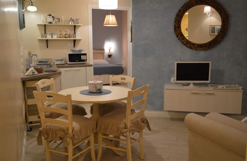 Celio Apartment | Holiday Romantic elegant historic center near the Colosseum metro A and B