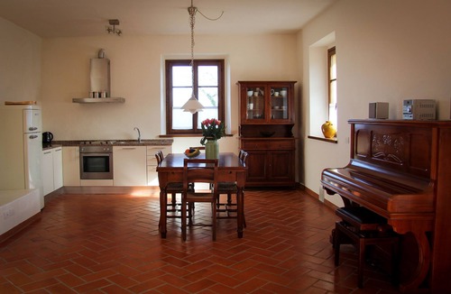 Urbino House | Holidays on an ecological farm, in the apartment Robinia