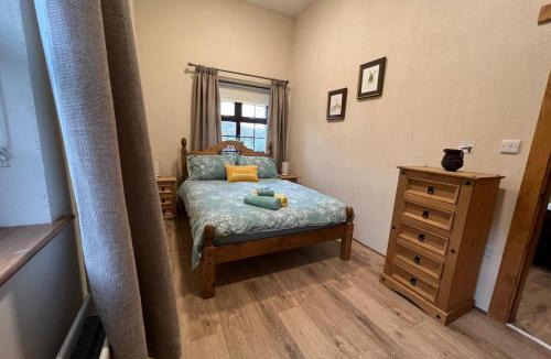 Downpatrick House | Hollymount Cottage