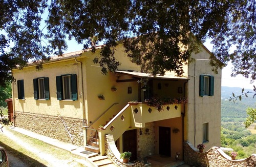 Stroncone Apartment | Homerez - Beautiful appartement for 4 ppl. with terrace at Coppe