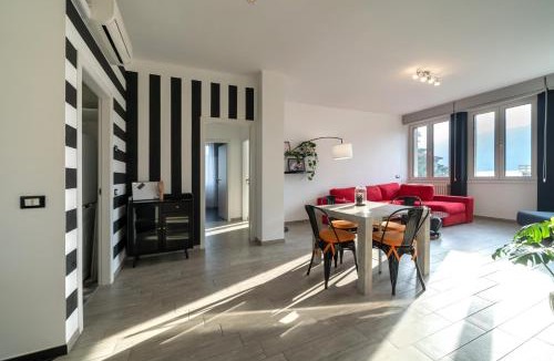 Luino Apartment | Honey House - vista lago e montagne