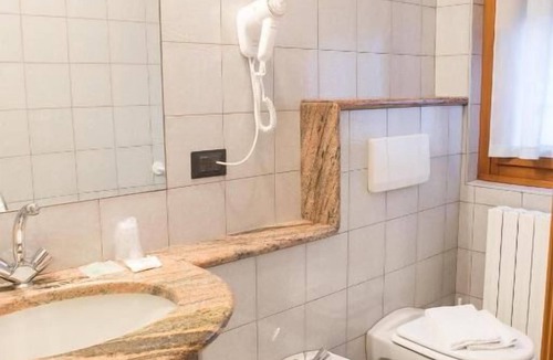 Morbegno Hotel | Hotel La Ruota