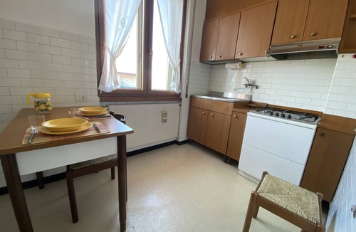 Lipomo House | House for 4 people, private parking for 2 cars, 5' by car from Como