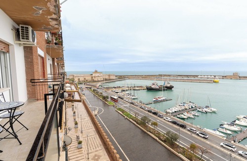 Civitavecchia House | House with spectacular views of Civitavecchia harbor