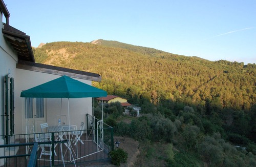 Zignago Apartment | House with wonderful panoramic terrace overlooking the valley. All inclusive!